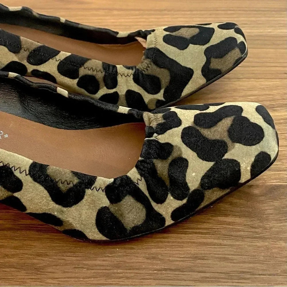 Donald J Pliner Leather Animal Print Pumps Mobwife Like New - Picture 10 of 12
